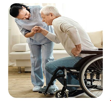 پرستاری حرفه ای برای سالمند با محدودیت حرکتی برای انجام فعالیت های شخصی